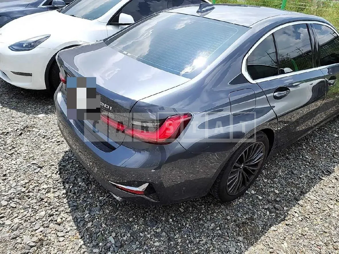 Photo 2 of 18: 2021 BMW 320i, VIN WBA5X5100MFL23350 — Korean insurance auction
