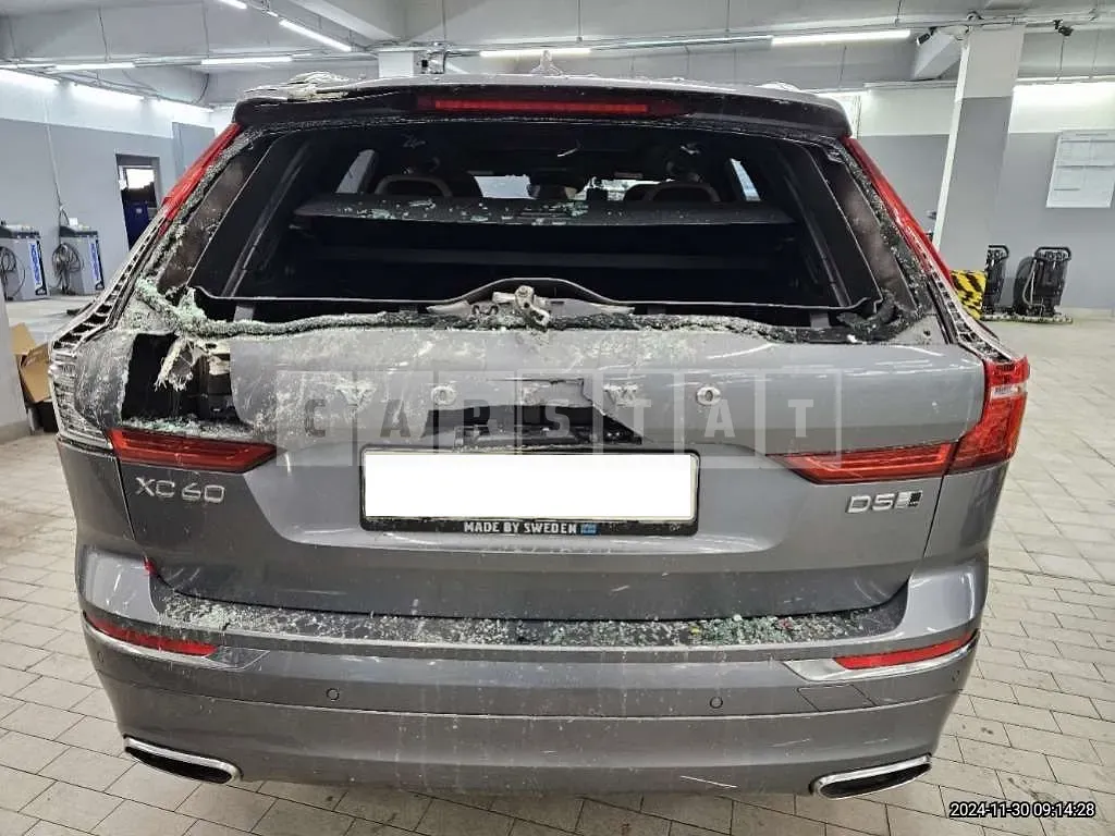 Photo 2 of 17: 2018 Volvo XC60 D5 AWD — Korean insurance auction