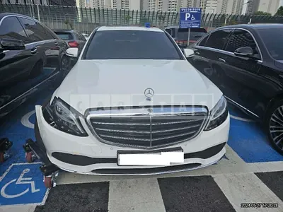 Photo 1 of 38: 2019 Mercedes-Benz C220d 4Matic — Korean insurance auction