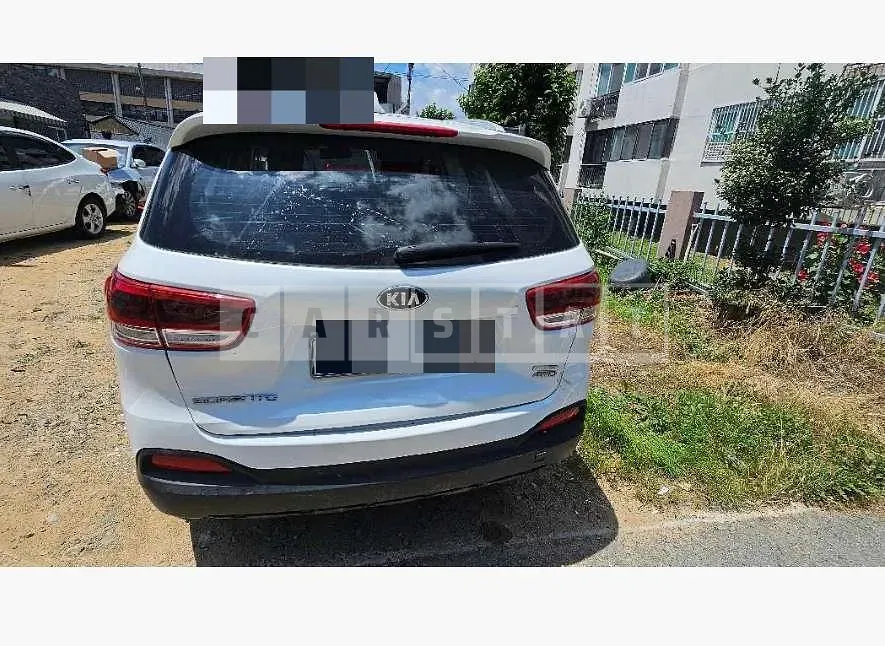 Photo 2 of 12: 2015 Kia Sorento 4WD — Korean insurance auction