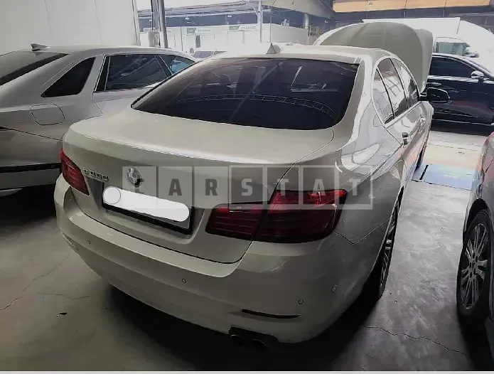 Photo 2 of 9: 2015 BMW 520d, VIN WBA5E5103FG058331 — Korean insurance auction