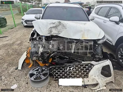 Photo 1 of 24: 2018 Hyundai Santa Fe, VIN KMHS581CBKU118780 — Korean insurance auction