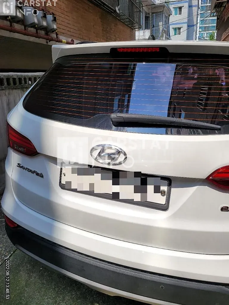 Photo 2 of 6: 2015 Hyundai Santa Fe, VIN KMHSW81UBFU441404 — Korean insurance auction