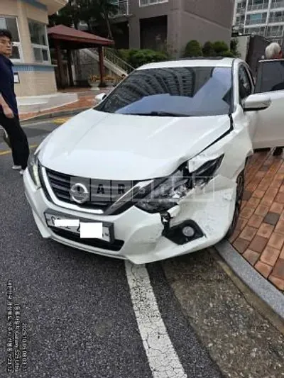 Photo 1 of 8: 2018 Nissan Altima 2.5, VIN 1N4AL3AP4JC181201 — Korean insurance auction