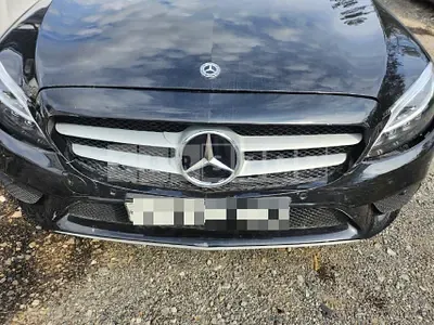 Photo 1 of 17: 2019 Mercedes-Benz C200 — Korean insurance auction
