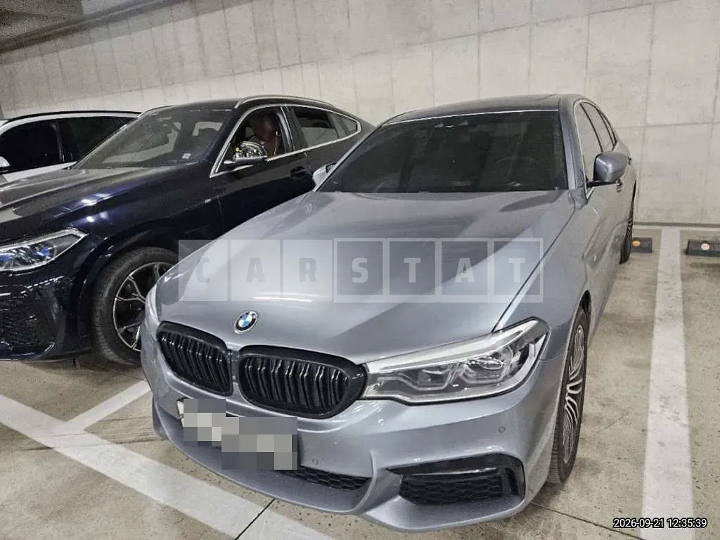 Photo 2 of 14: 2018 BMW 520d — Korean insurance auction