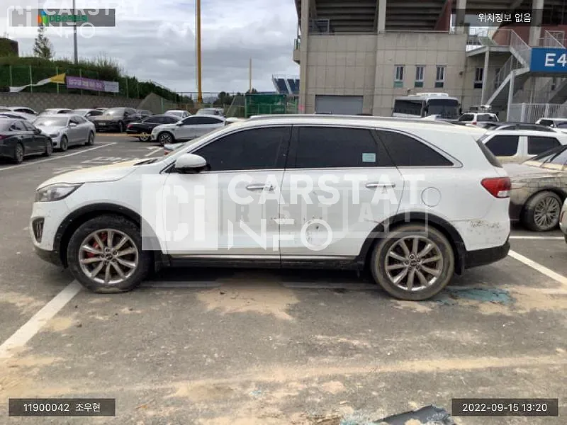 Photo 2 of 6: 2016 Kia Sorento, VIN KNAPK81ADHA299181 — Korean insurance auction