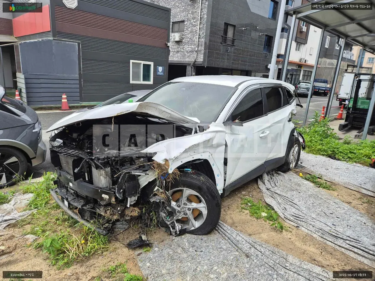 Photo 2 of 13: 2021 Hyundai Tucson, VIN KMHJB81BGNU102406 — Korean insurance auction