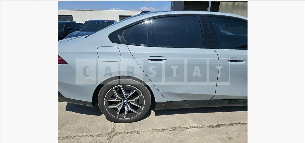 Photo 2 of 3: 2024 BMW (parts) 520i Wheels — Korean insurance auction