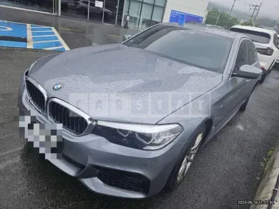 Photo 1 of 12: 2017 BMW 520d — Korean insurance auction