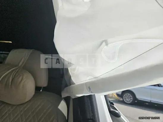 Photo 2 of 27: 2022 BMW 520i — Korean insurance auction