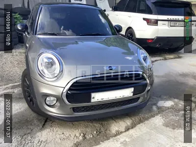Photo 1 of 11: 2017 MINI Cooper Five-Door, VIN WMWXU1106J2H33327 — Korean insurance auction