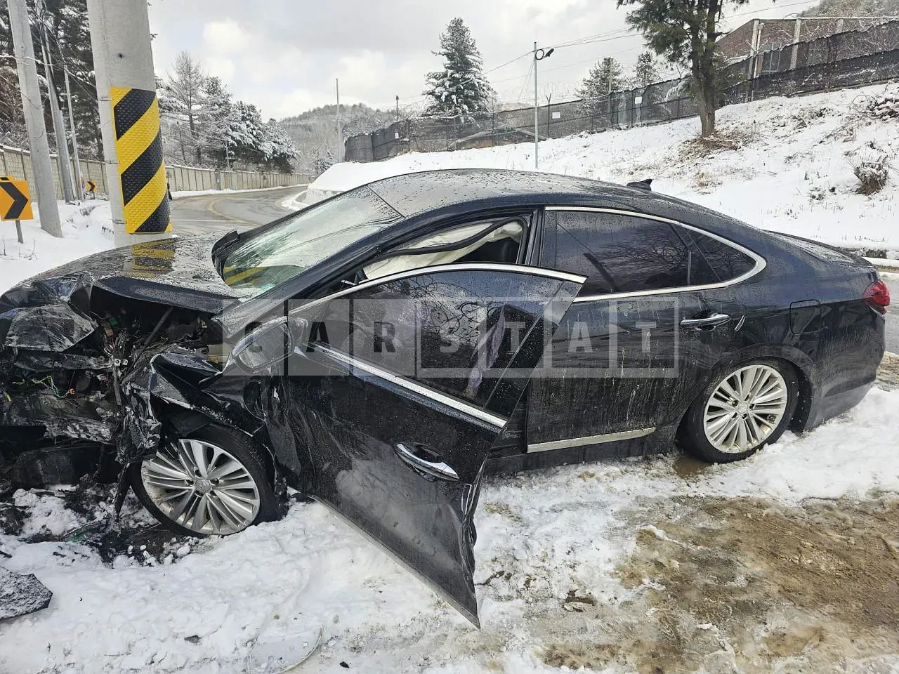 Photo 2 of 7: 2016 Hyundai Aslan, VIN KMHFM411BHA014022 — Korean insurance auction