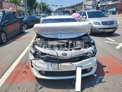 Photo 1 of 10: 2017 Kia K5, VIN KNAGS416BHA175680 — Korean insurance auction