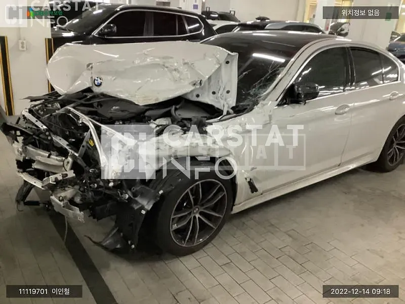 Photo 2 of 17: 2022 BMW 520i, VIN WBA11BH0XNCJ91799 — Korean insurance auction