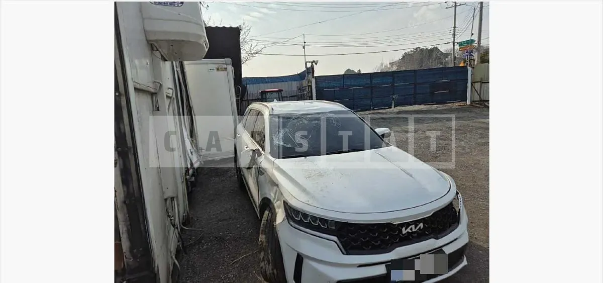 Photo 2 of 15: 2022 Kia Sorento — Korean insurance auction