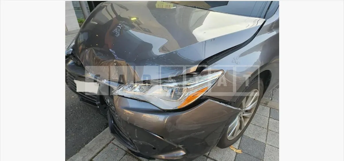 Photo 2 of 14: 2016 Toyota Camry — Korean insurance auction