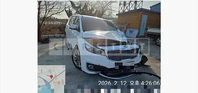 Photo 1 of 5: 2015 Kia Carnivals — Korean insurance auction