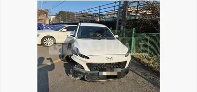 Photo 1 of 13: 2021 Hyundai Kona Gasoline — Korean insurance auction