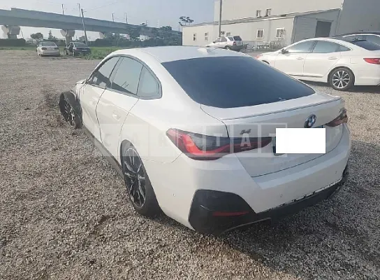 Photo 2 of 16: 2022 BMW i4 M50, VIN WBY31AW05NFM62354 — Korean insurance auction