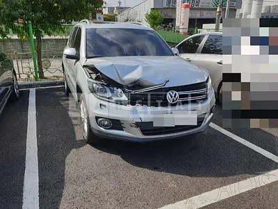 Photo 1 of 13: 2015 Volkswagen Tiguan 2.0 TDI BMT, VIN WVGZZZ5NZGW026224 — Korean insurance auction
