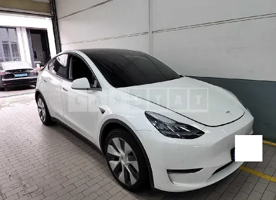 Photo 2 of 33: 2022 Tesla Model Y LongRange, VIN 7SAYGDEE6NF496752 — Korean insurance auction