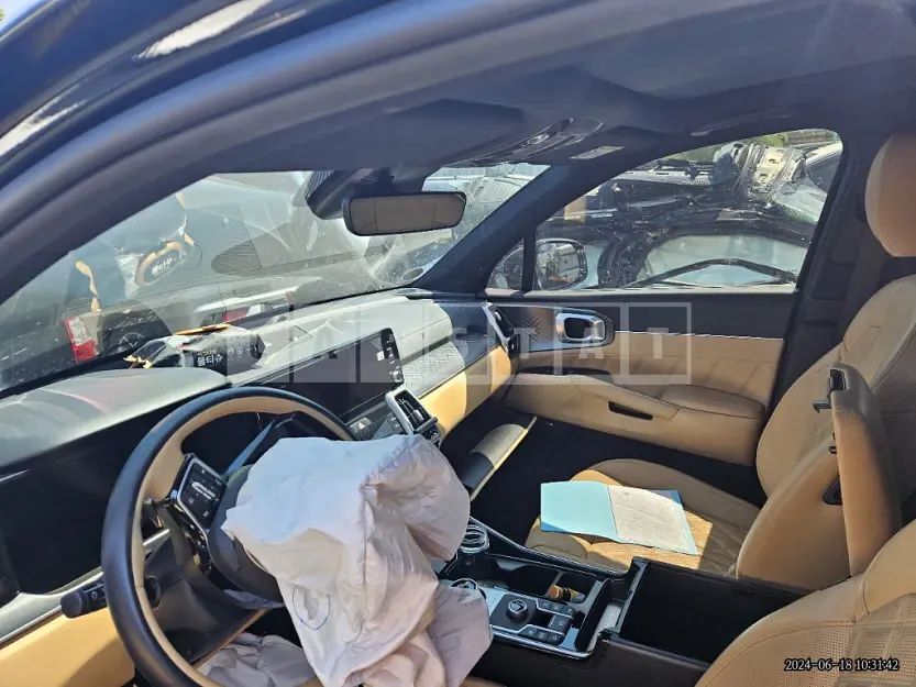 Photo 2 of 15: 2020 Kia Sorento 2.2 — Korean insurance auction