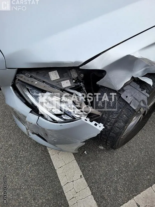 Photo 2 of 15: 2015 Mercedes-Benz C200, VIN WDDWF4CB2GF242086 — Korean insurance auction