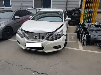 Photo 1 of 5: 2017 Nissan Altima 2.5 — Korean insurance auction