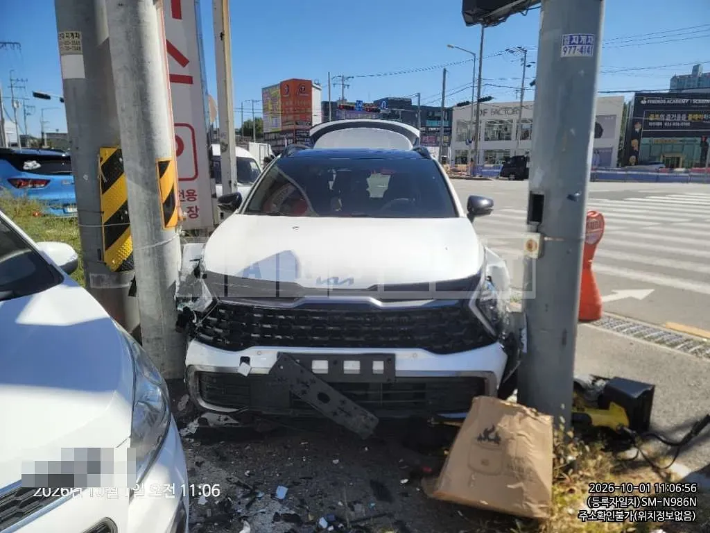 Photo 2 of 33: 2023 Kia Sportage 1.6 Hybrid — Korean insurance auction