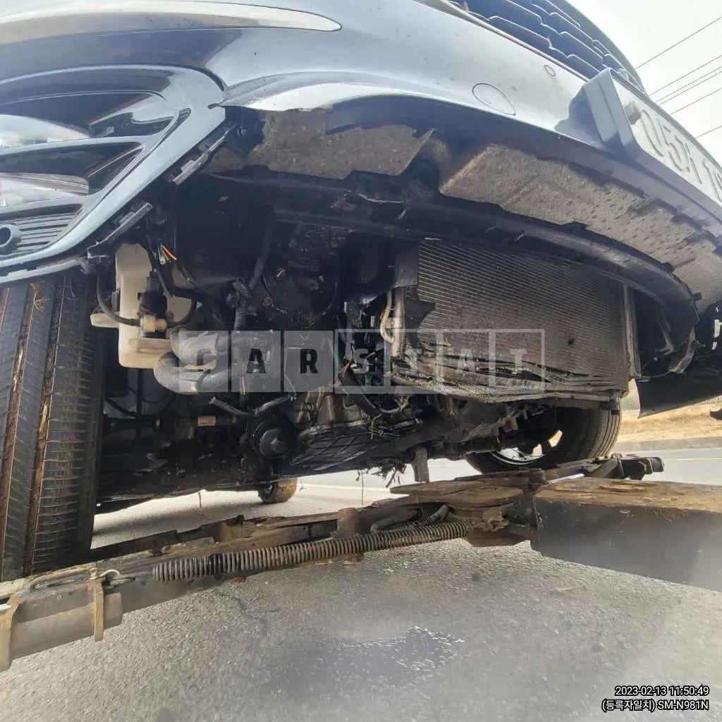 Photo 2 of 11: 2019 Kia Carnival, VIN KNAME811BKS487124 — Korean insurance auction