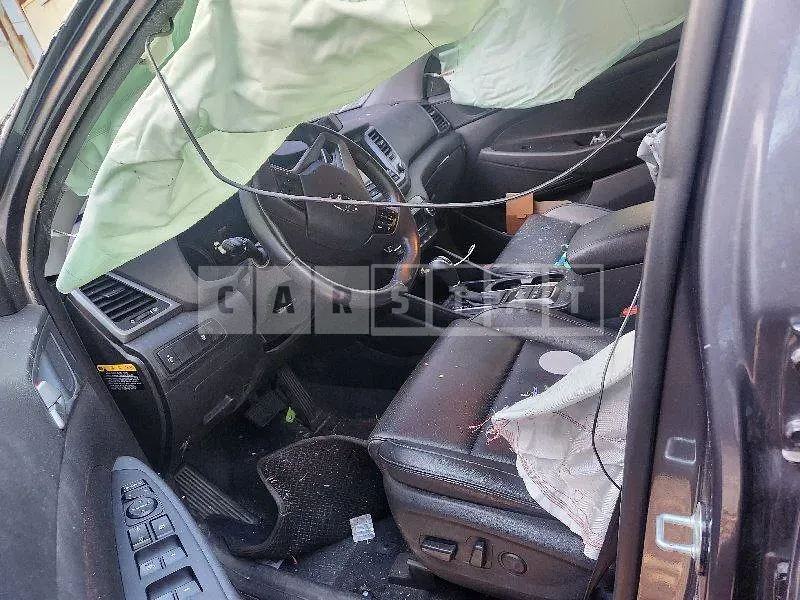 Photo 2 of 11: 2015 Hyundai Tucson 1.7 — Korean insurance auction