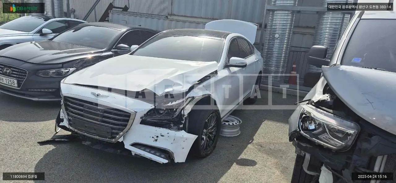Photo 2 of 36: 2017 Hyundai Genesis G80, VIN KMHGM41DBJU241578 — Korean insurance auction