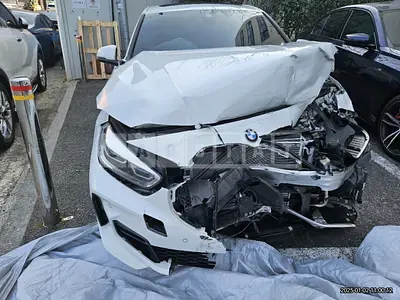 Photo 1 of 30: 2022 BMW 120i — Korean insurance auction