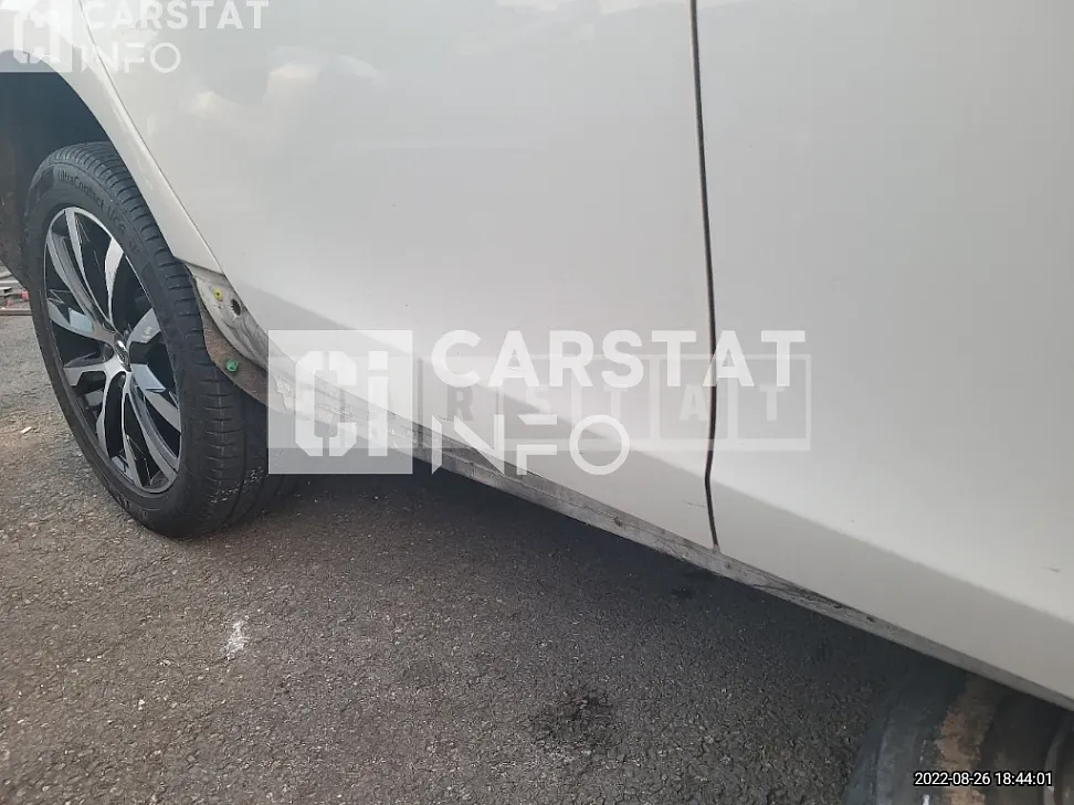 Photo 2 of 22: 2019 Volvo V40CCD3 — Korean insurance auction