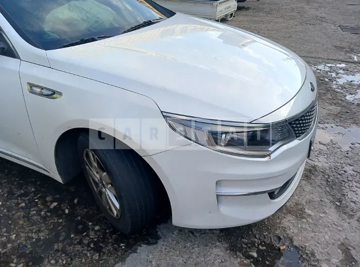 Photo 2 of 17: 2018 Kia K5, VIN KNAGS416BJA203906 — Korean insurance auction