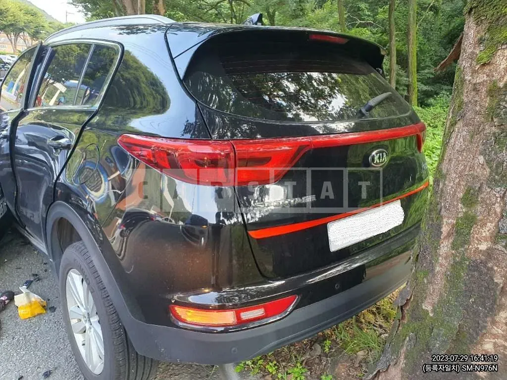 Photo 2 of 9: 2016 Kia Sportage, VIN KNAP6815GGK037796 — Korean insurance auction