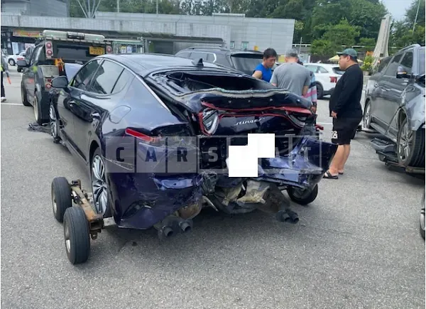 Photo 2 of 2: 2019 Kia Stinger — Korean insurance auction