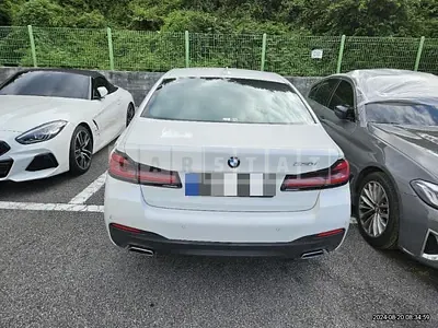 Photo 1 of 16: 2021 BMW 530i — Korean insurance auction