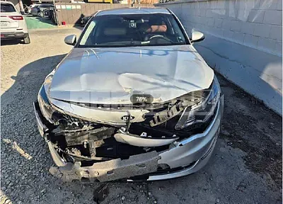 Photo 1 of 27: 2018 Kia K5 — Korean insurance auction