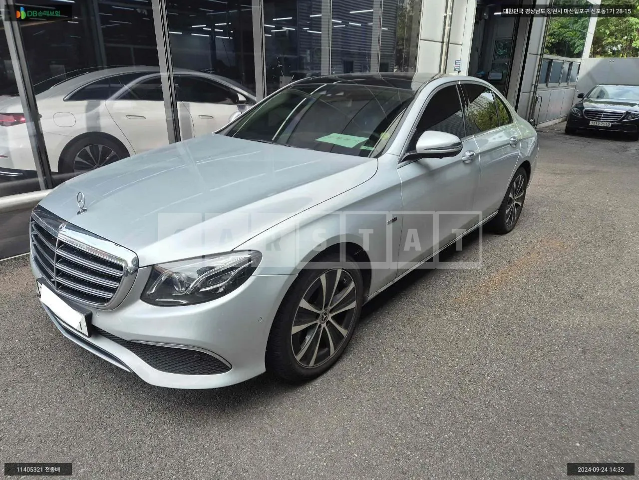 Photo 2 of 10: 2019 Mercedes-Benz E300 e, VIN WDDZF5DB9KA659549 — Korean insurance auction
