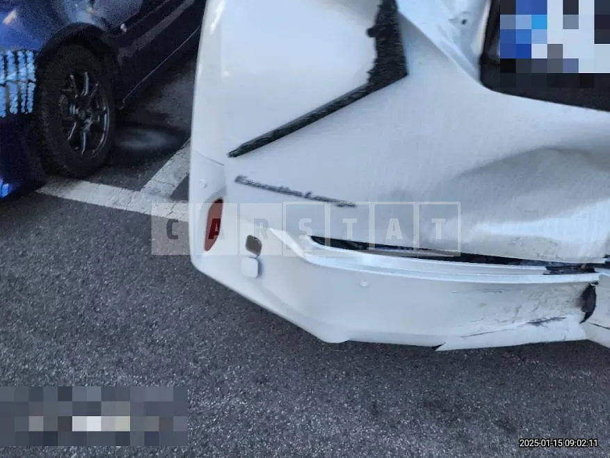 Photo 2 of 26: 2024 Toyota Alphard Hybrid — Korean insurance auction