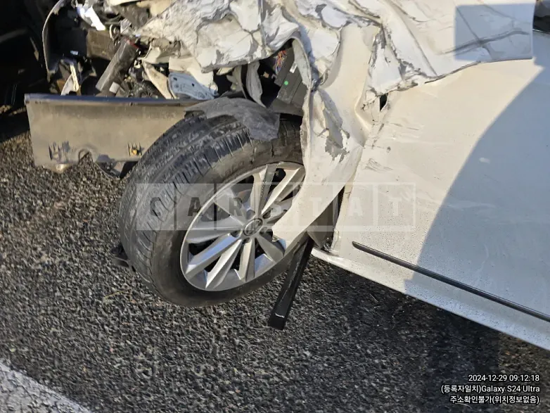 Photo 2 of 25: 2014 Volkswagen Passat 1.8 TSI — Korean insurance auction
