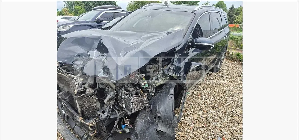 Photo 2 of 6: 2017 Kia Sorento 4WD — Korean insurance auction