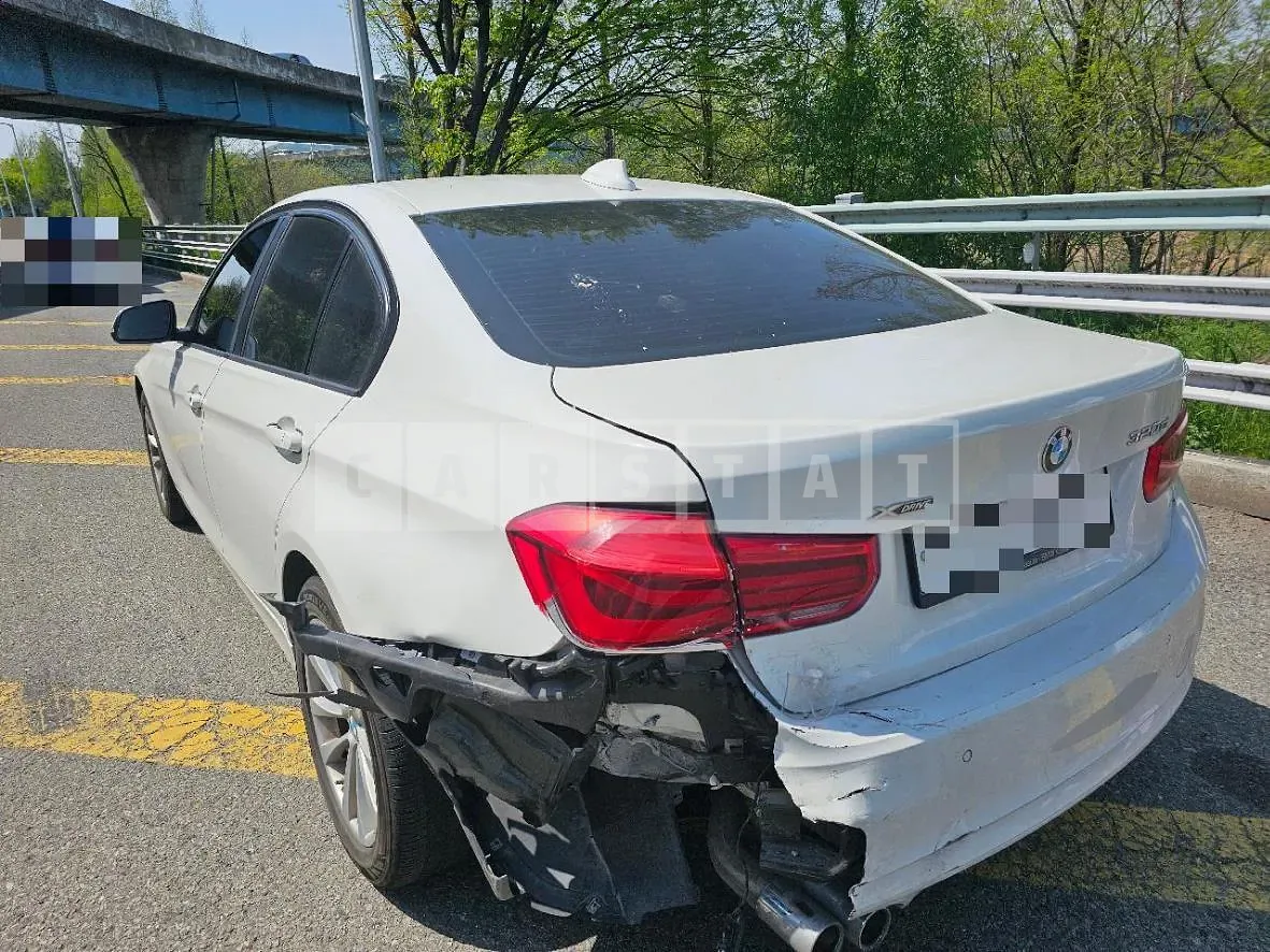 Photo 2 of 23: 2016 BMW 320d xDrive — Korean insurance auction