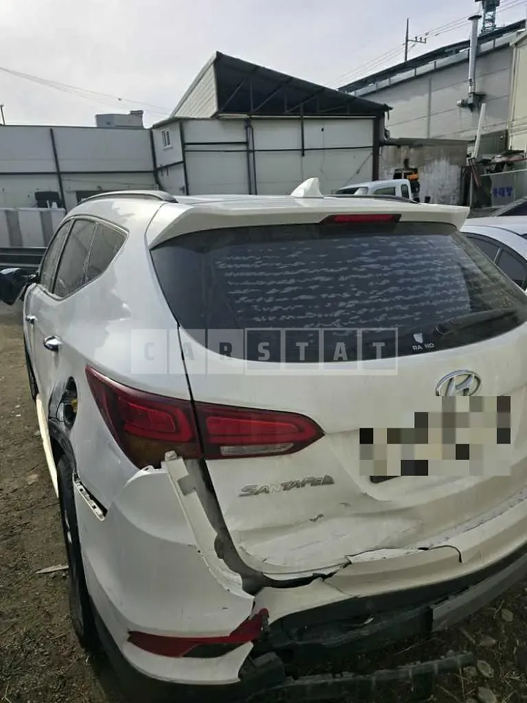Photo 2 of 9: 2015 Hyundai Santa Fe DM — Korean insurance auction