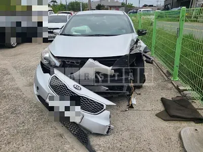 Photo 1 of 11: 2015 Kia K3 1.6 — Korean insurance auction