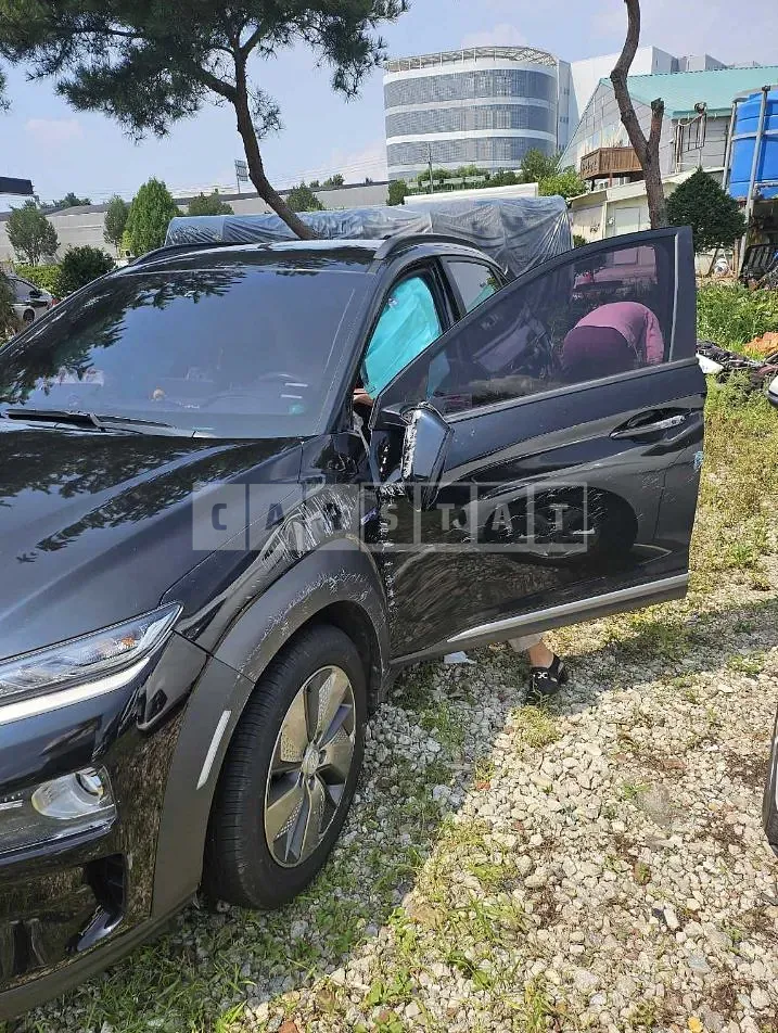 Photo 3 of 3: 2018 Hyundai Kona Electric — Korean insurance auction