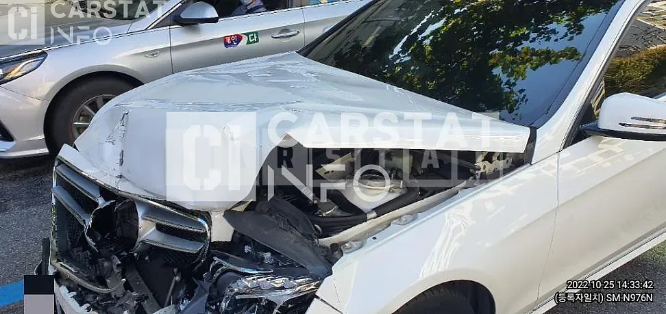 Photo 2 of 30: 2014 Mercedes-Benz E250 CDI 4Matic — Korean insurance auction