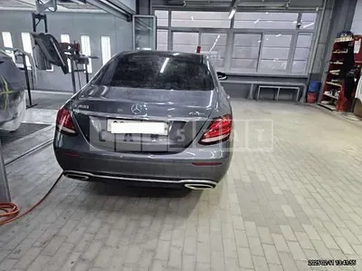 Photo 1 of 25: 2017 Mercedes-Benz E 400 4MAIC — Korean insurance auction